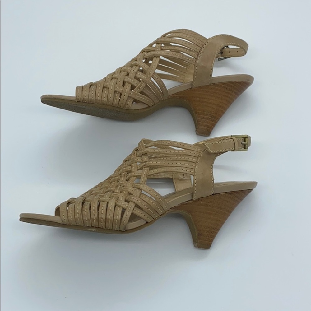 Audrey Brooke Womens Tan Woven Leather Slingback Heel Sandals Size 7-1/2 M - Picture 3 of 9
